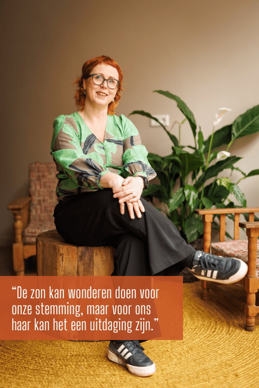 Nicole Schildkamp van Kapsels Enzo in haar salon, bij tips over zomerhaarverzorging